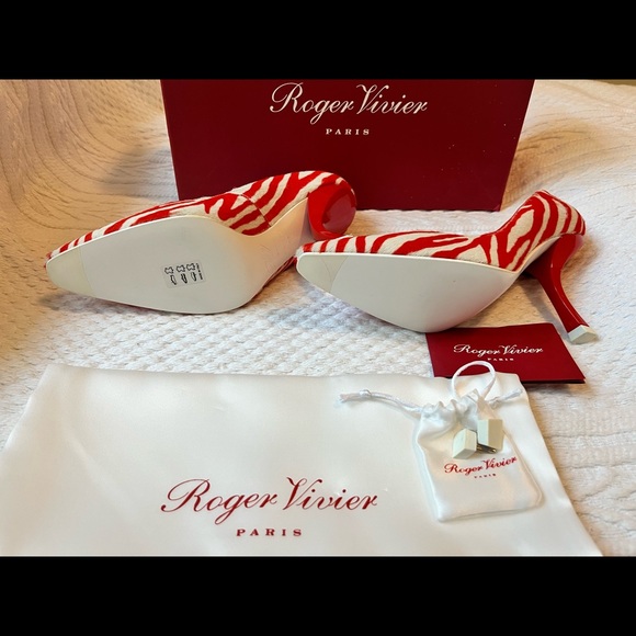 Roger Vivier animal print (furry exterior) brand new heels size 35 - Picture 2 of 8